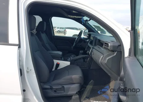 2025 Toyota Tacoma Sr z USA, uszkodzony, nr VIN 3TYLD5KN0ST013343